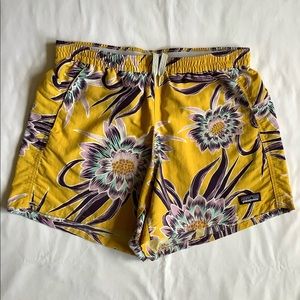 Patagonia Baggies Shorts 5" Women's Size XS Yellow Floral | Beach